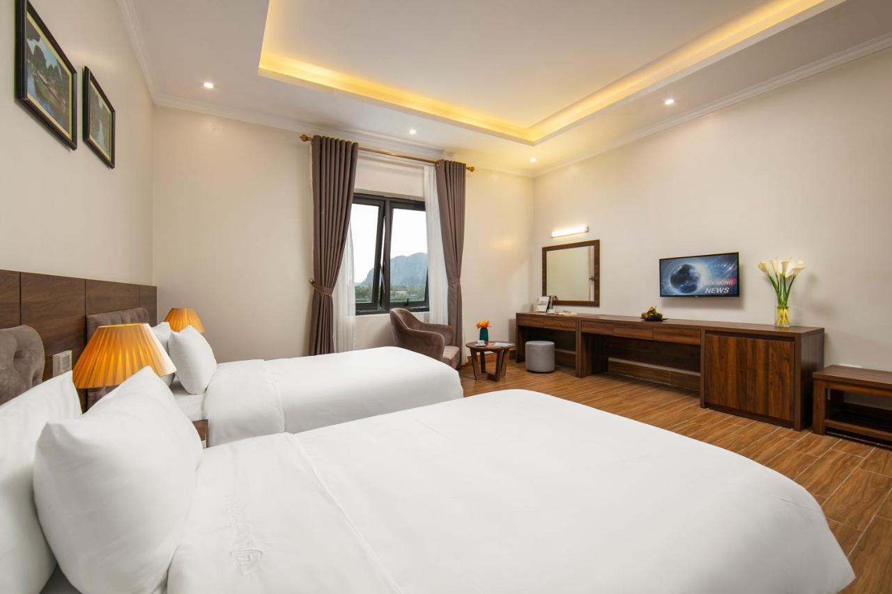 Nam Hoa Hotel Нин Бин Екстериор снимка
