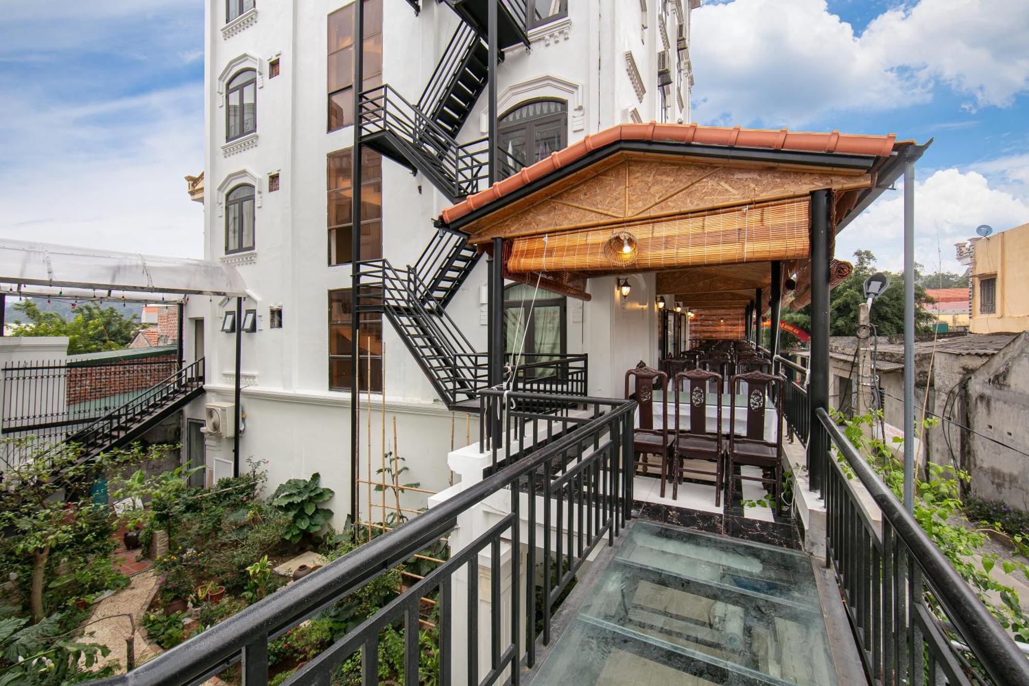 Nam Hoa Hotel Нин Бин Екстериор снимка